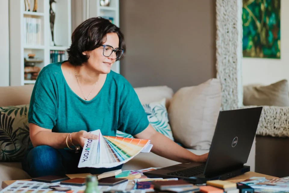 ADS intérieur, architecte d’intérieur, travaillant sur un projet de rénovation d'appartement.